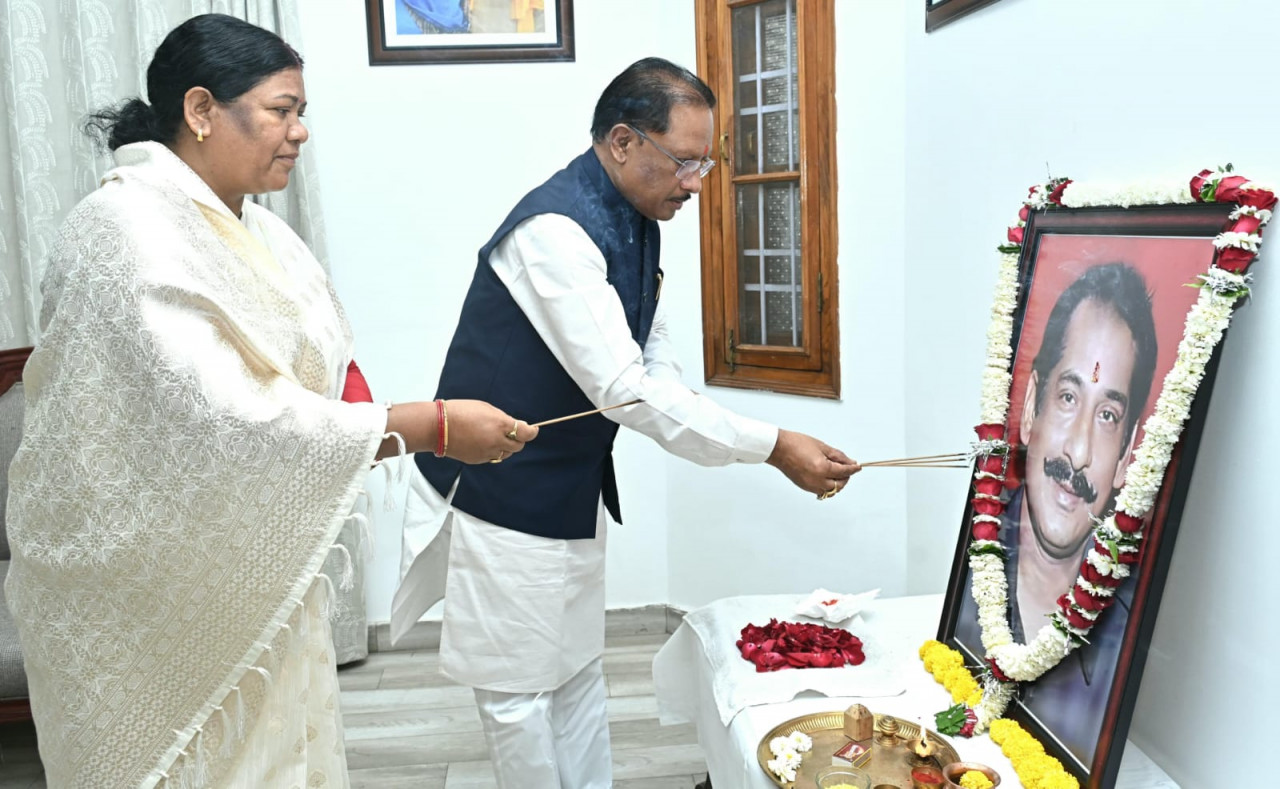 Raipur : Chief Minister Shri Sai Pays Tribute to Late Shri Dilip Singh Judeo on His Birth Anniversary