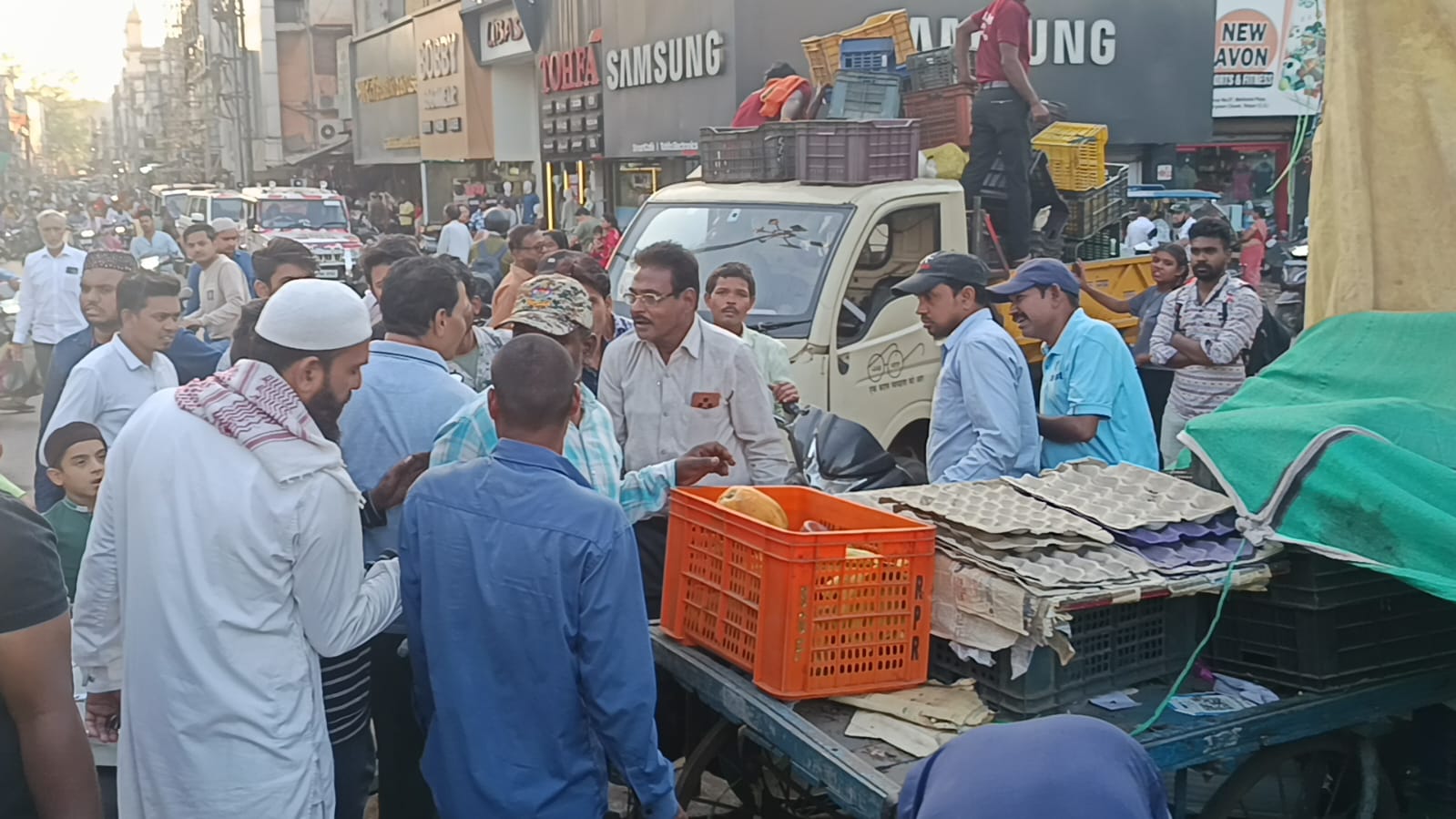 टीम प्रहरी अभियान : रायपुर में 40 ठेले, गुमटियों की जब्ती, यातायात बाधित करने वालों की खैर नहीं
