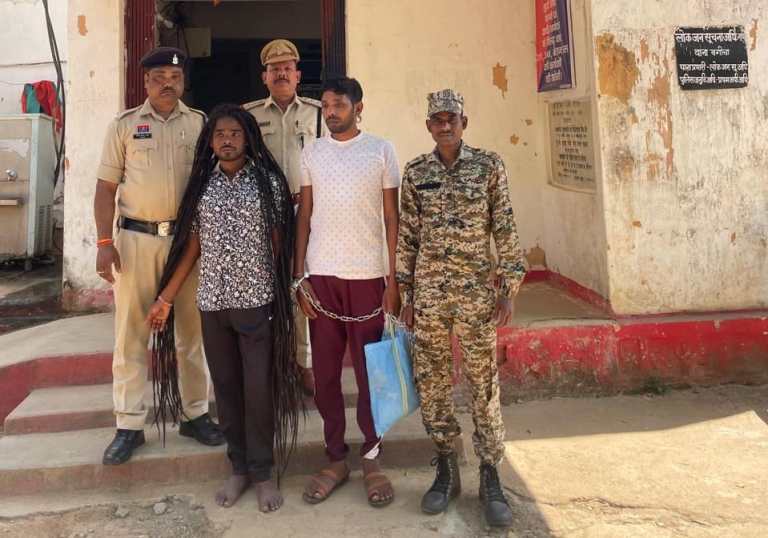 छत्तीसगढ़ : बइगा बनकर फूंकने के बहाने युवती से झोपड़ी में गैंगरेप, नशीली दवा भी पिलाई