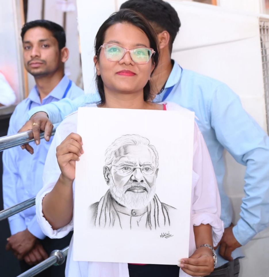 बिलासपुर : प्रधानमंत्री की संवेदना से खिला एक पल — एक बेटी की कला को मिला आदर और अपनापन
