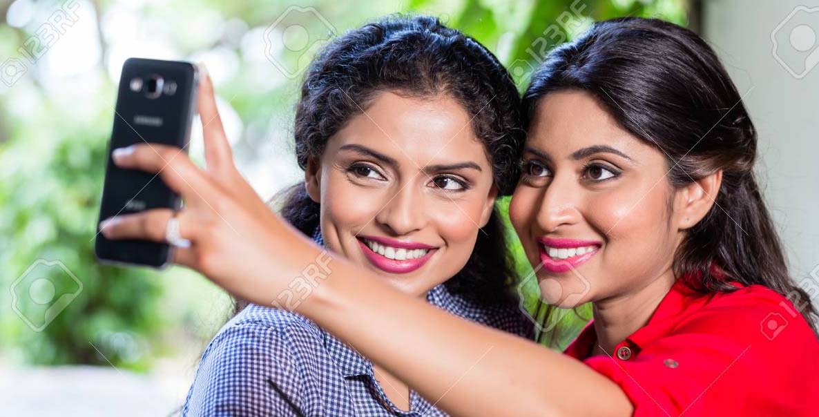 बारिश के मौसम में मोबाइल रखना भी आफत, जानिये कैसे संभालना है अपना स्मार्टफोन