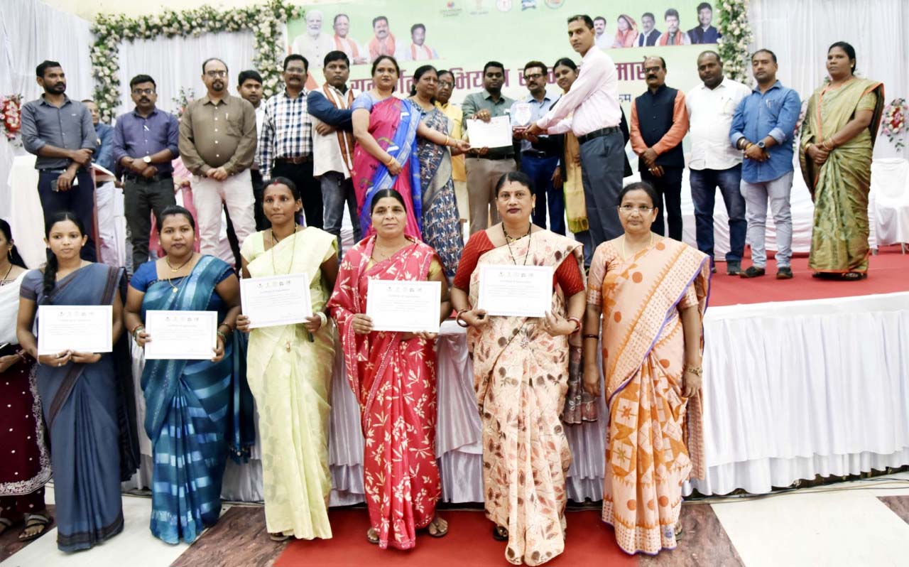 बस्तर को आकांक्षी जिला श्रेणी में मिला राज्य स्तरीय गोल्ड मेडल, तोकापाल विकासखंड को मिला कांस्य पदक