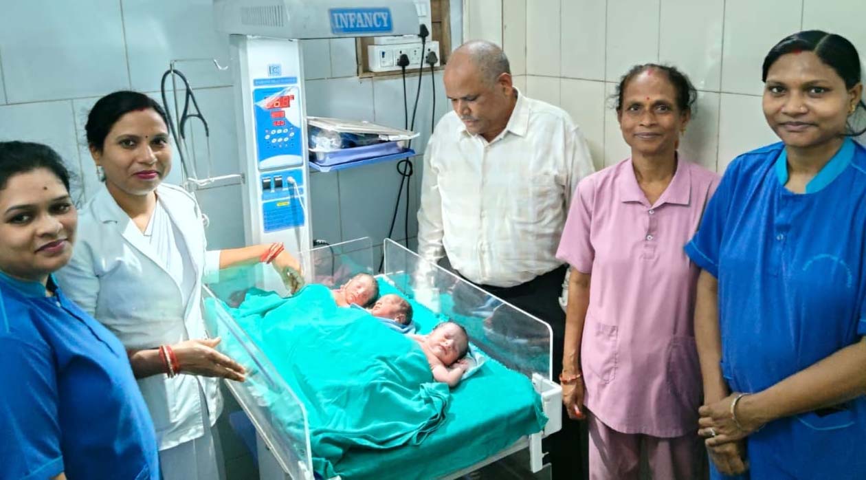 छत्तीसगढ़ : महिला ने तीन बच्चों को जन्म दिया, कौतुहल का माहौल बना, कोदवा गाँव की है दंपति