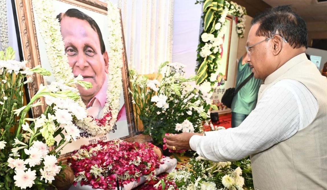 सभी को हँसाने वाला कवि हमें रुलाकर चला गया – मुख्यमंत्री श्री साय