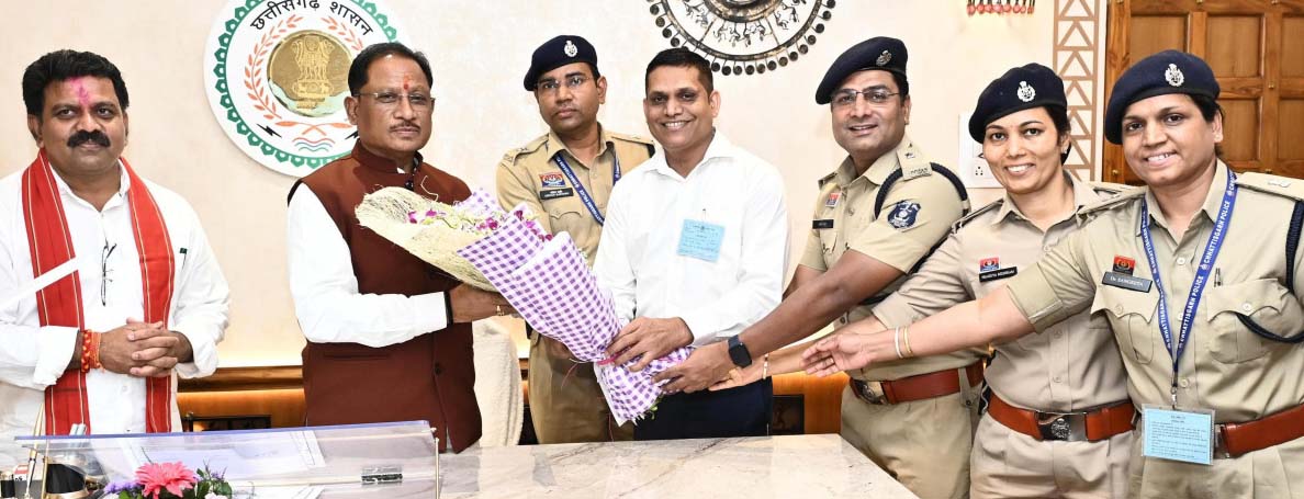 CM श्री साय को राज्य पुलिस सेवा अधिकारियों ने कहा थैंक्स, डिप्टी CM भी मौजूद