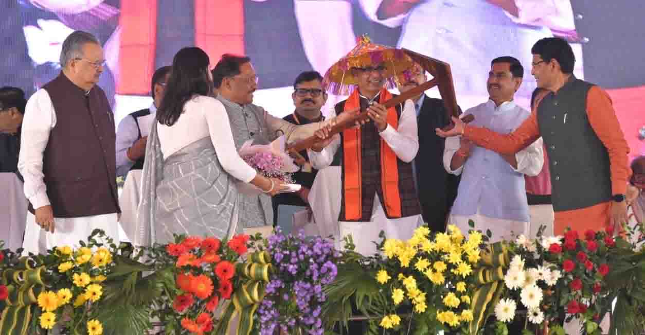 छत्तीसगढ़ को मिली 774 नई सड़कों की सौगात, केंद्रीय मंत्री शिवराज सिंह चौहान के प्रवास के सुःखद परिणाम छत्तीसगढ़ को मिली 774 नई सड़कों की सौगात, केंद्रीय मंत्री शिवराज सिंह चौहान के प्रवास के सुःखद परिणाम